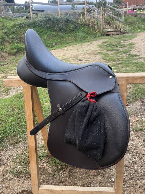 Selle wintec hart mixte brun 17’