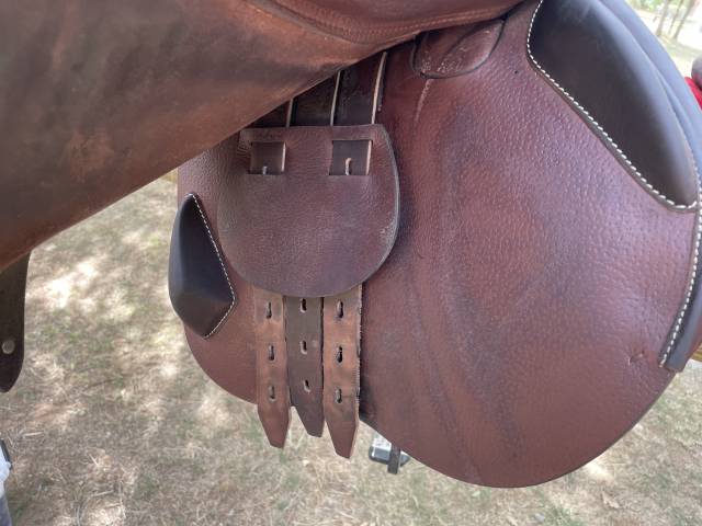 Selle équipe 17 pouces excellent etat