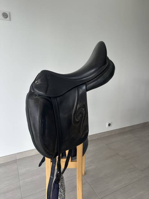 Selle de dressage