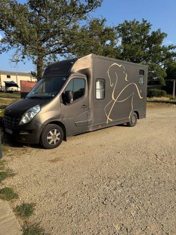 Camion renault master de 2014 carrosserie laissac