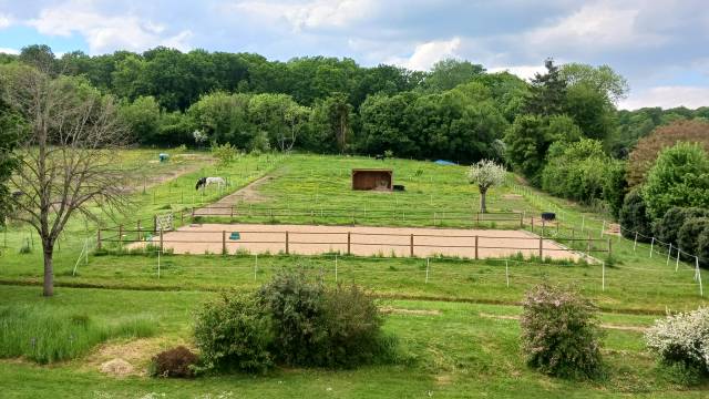 Manoir xviie – 240 m² sur 1,84 ha – 175 km de paris