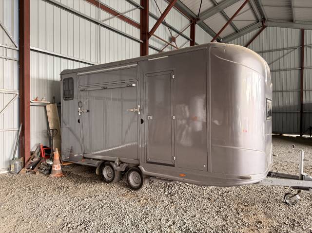 Van remorque 2 chevaux + home car anka