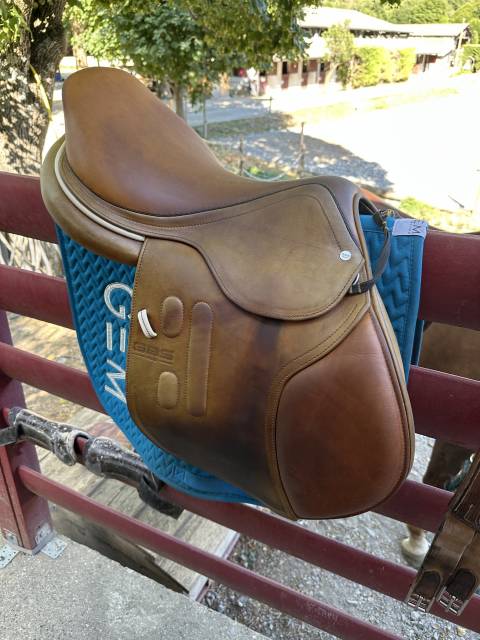 Selle gbs semi creuse 17.5