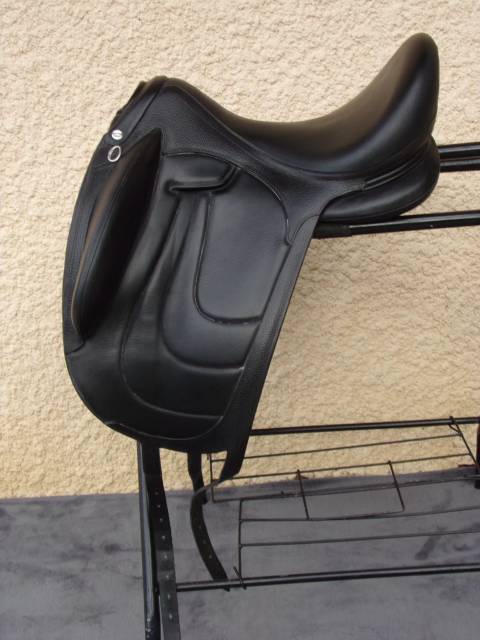 Selle dressage devoucoux harmonie s 17'5