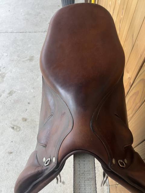 Selle mono quartier brunet pineau 17,50