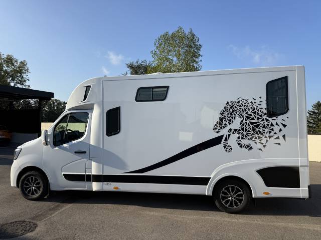 Camion chevaux theault proteo 5 places