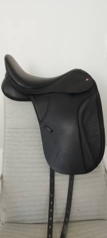 Selle dressage t8 haut garrot thorowgood 17.5