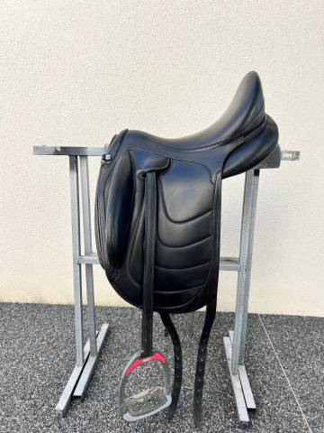 Selle de dressage devoucoux 