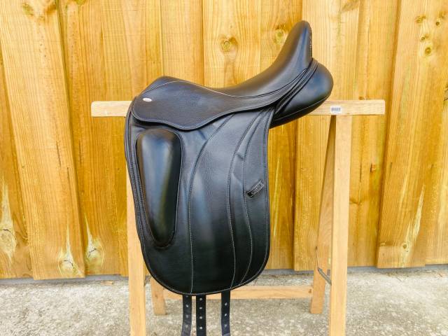Selle de dressage fairfax rebecca 17 modulable