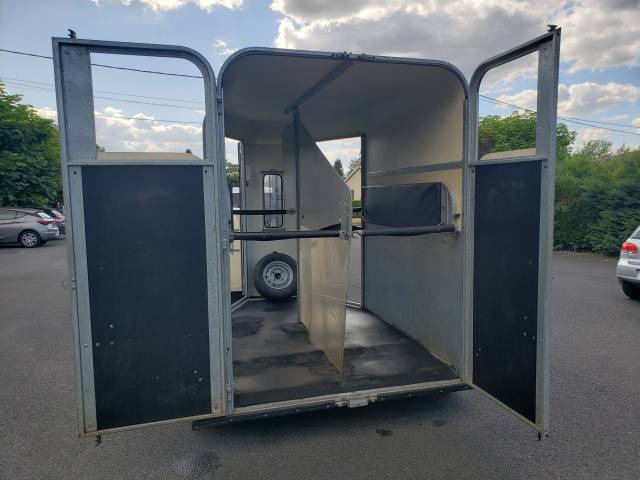 Excellent van fautras 2 chevaux - nombreux équipements