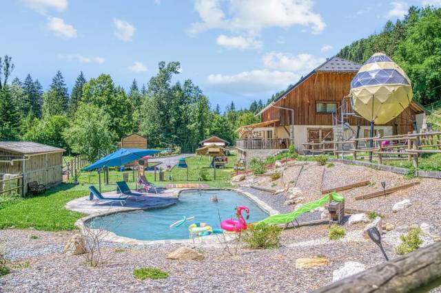 Maison en copropriété avec centre équestre