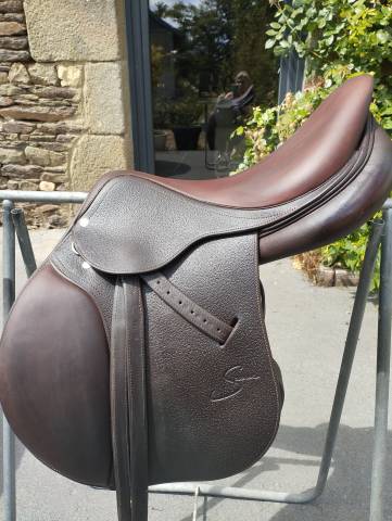 Selle antares  taille 17,5, modèle spooner, quartiers 3a