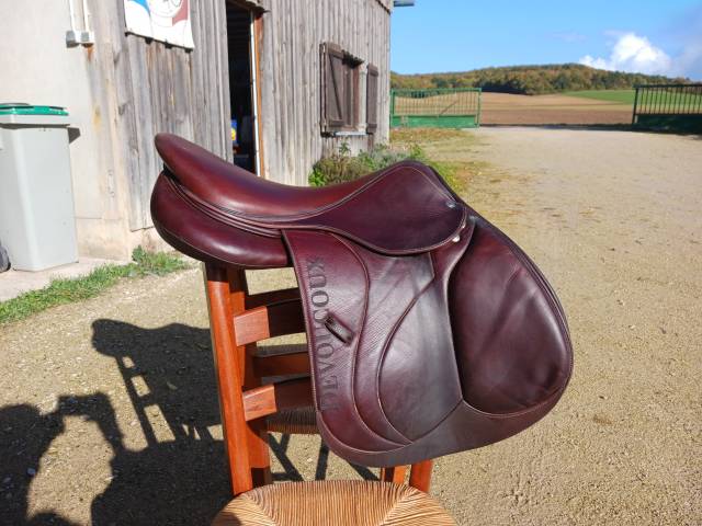 Selle obstacle biarritz s devoucoux 17,5 