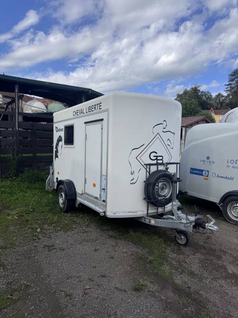 Caravane/ groomy / remorque debon