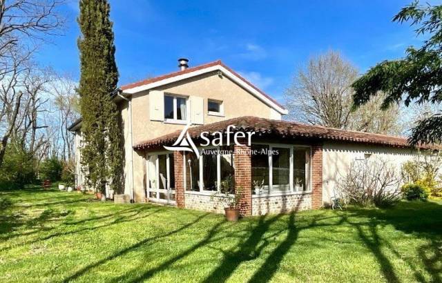 Propriété équestre sur 1,60 ha avec maison d'habitation