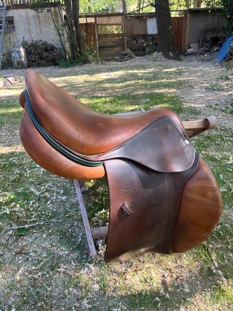 Selle devoucoux équipée