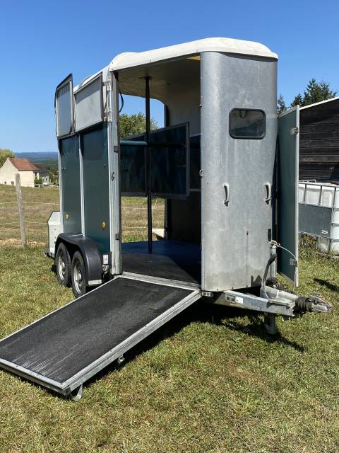 Van  2 grandes places - marque ifor williams