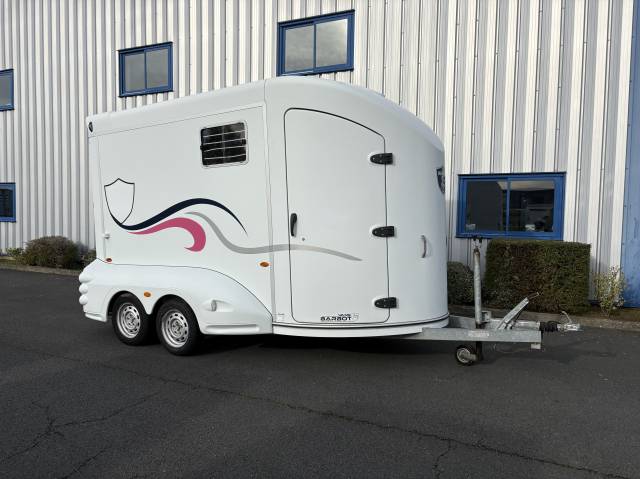 Van 2 places stalles barbot centaure 4000