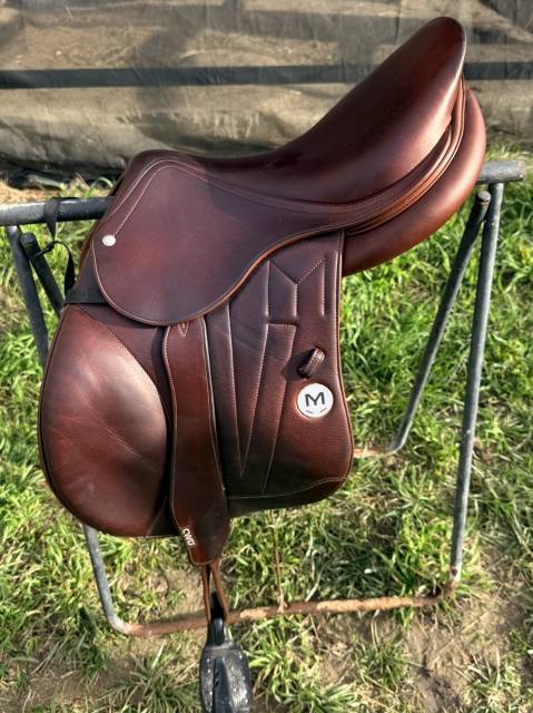 Selle meyer 2020 - semi creuse 17/4 veau