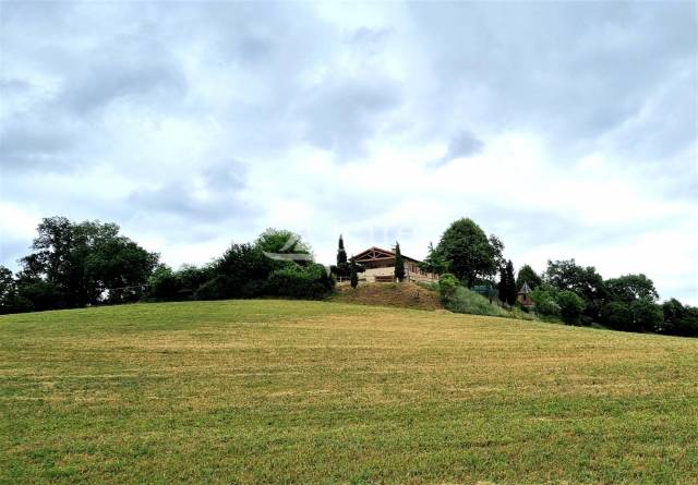 Corps de ferme idéal élevage et gîte 15ha de terres lavaur