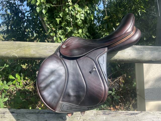 Selle d'obstacle equiline nick skelton