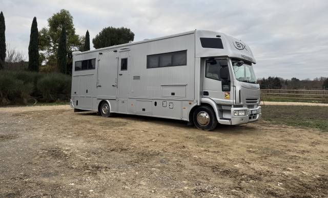 Poids lourd stx iveco de 2009 100000km