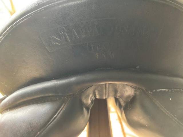 Selle de dressage noire prestige 17 pouces