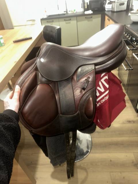 Selle cwd mono quartier en 17,5