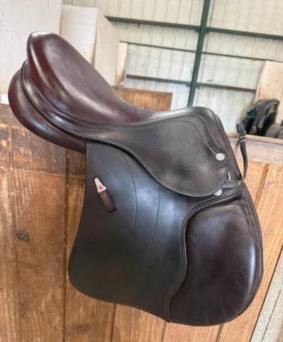 Selle equipe taille 15.5