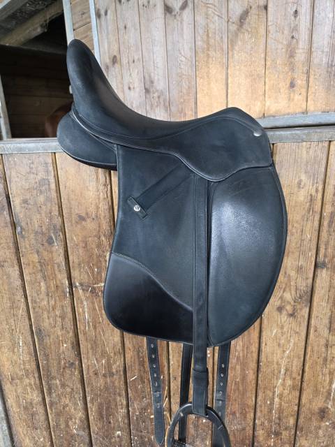 Selle de dressage isabell werth avec arcades interchangeables