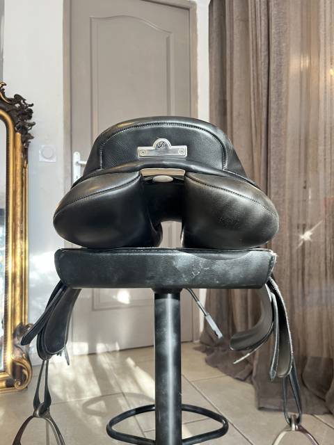 Selle d’obstacle bates 17,5 cuir noir