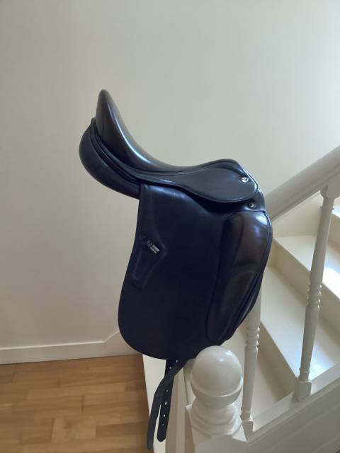 Vend selle dressage prestige optimax2  17 pouces. 