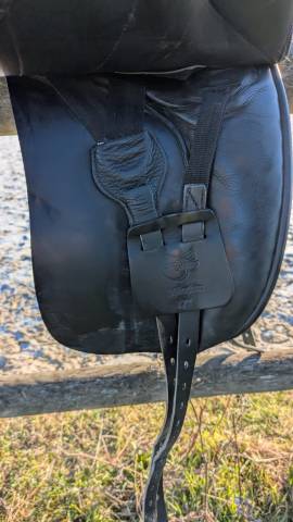 Selle de dressage eric thomas 17