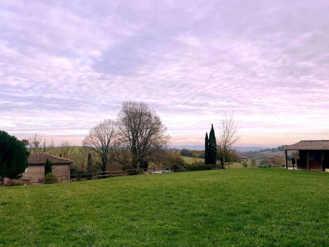 Propriété équestre - piscine, vue, calme absolu