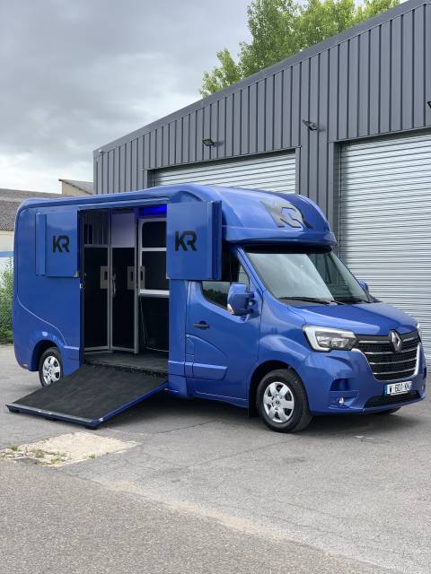 Camion chevaux krismar stalles 