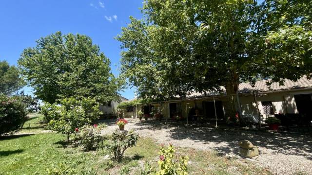 Domaine équestre aux portes de nîmes