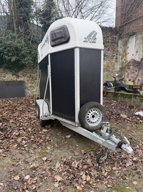 Location van 1,5 places