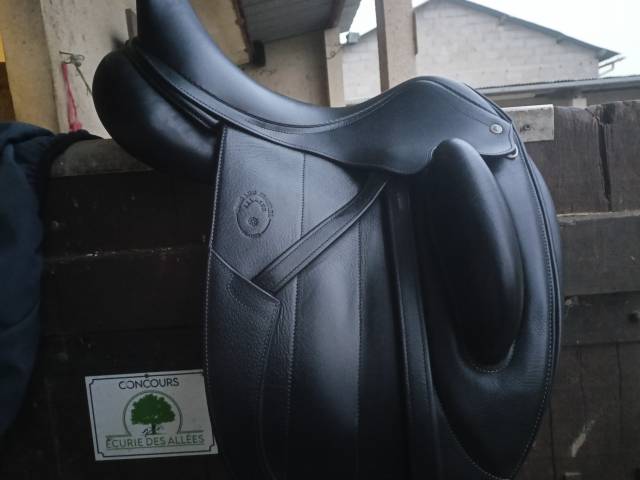 Selle maurel dressage allure 17 pouces 