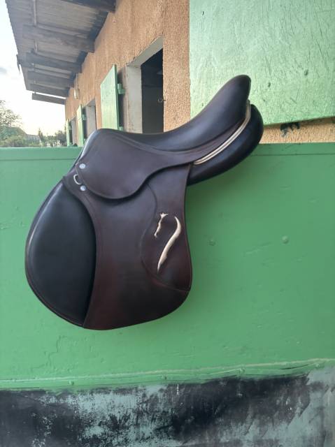 Selle antares connexion 17,5 pouces 