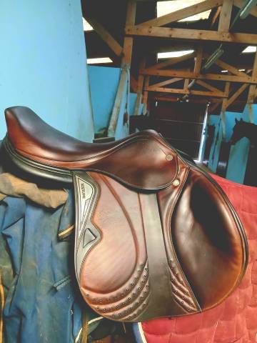 A vendre selle equiline challenge cso