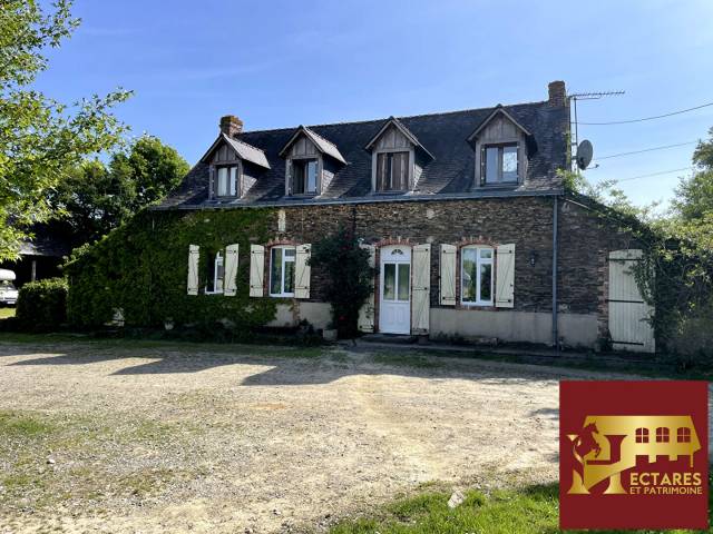 Propriété équestre, 5 hectares, dépendances et habitation 180 m2