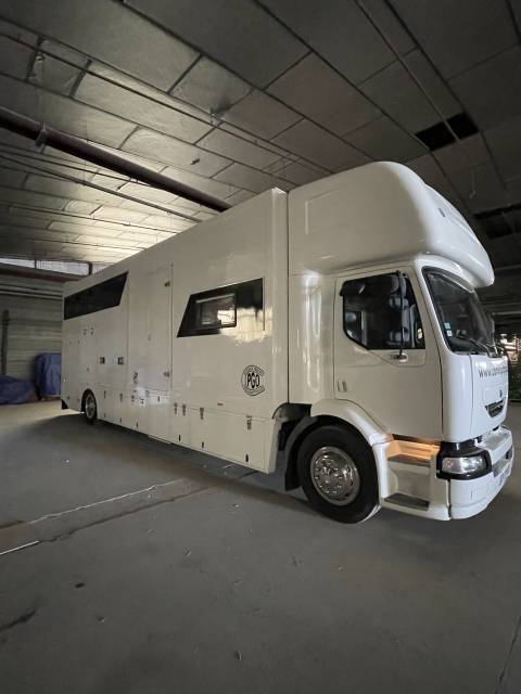 Camion chevaux - renault   midlum   270  2005 / 420000kms 