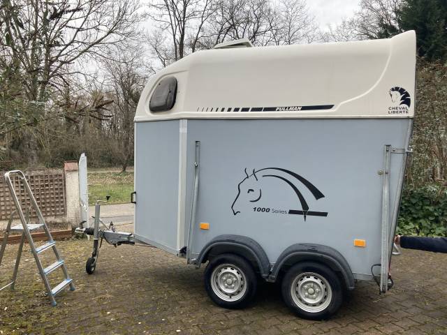 Van 1,5 places cheval liberté
