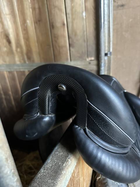 Selle de dressage devoucoux
