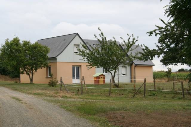 Loue maison 80 m² au sein d'une écurie, près du mans 72