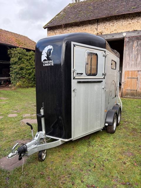 Van 2 places cheval liberté touring