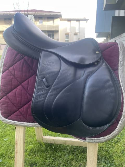 Selle devoucoux 17,5 noire  technologie d3d