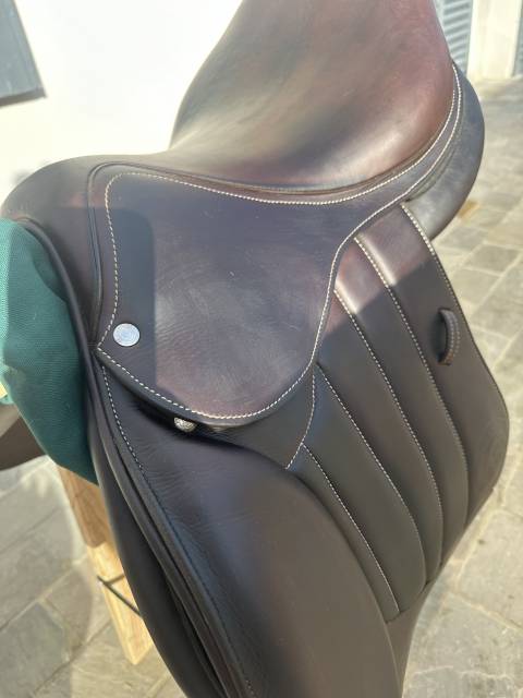 Selle d’obstacle forestier taille 17, septembre 2023