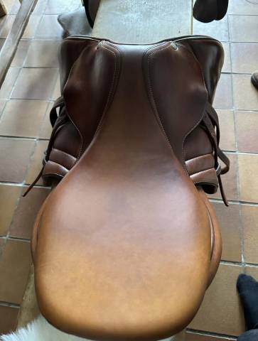 Selle butet ancienne génération - 17,5 - très bon état