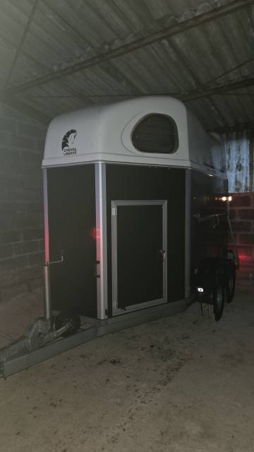 Van cheval liberté gold first - plancher alu - 2 places